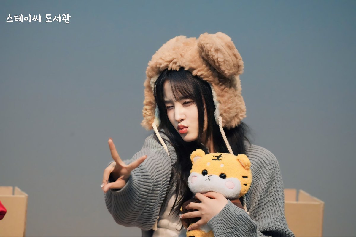 스테이씨 도서관🐰 tweet media