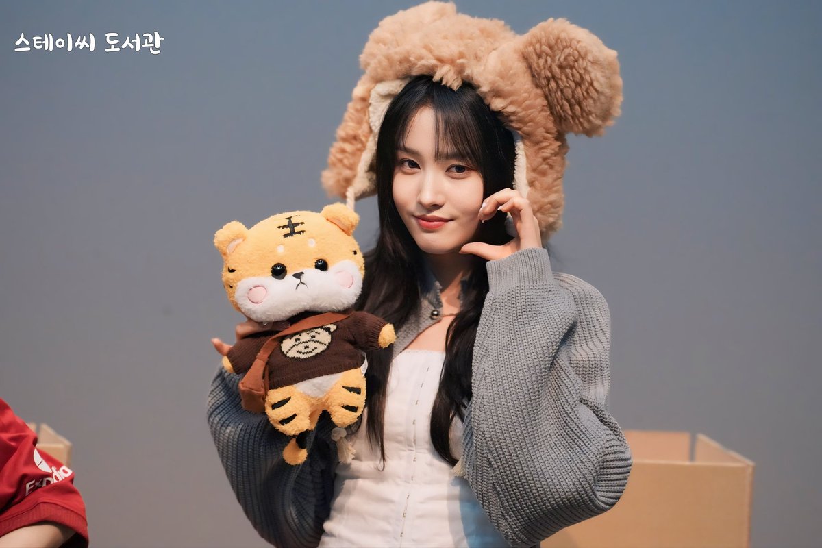 스테이씨 도서관🐰 tweet media