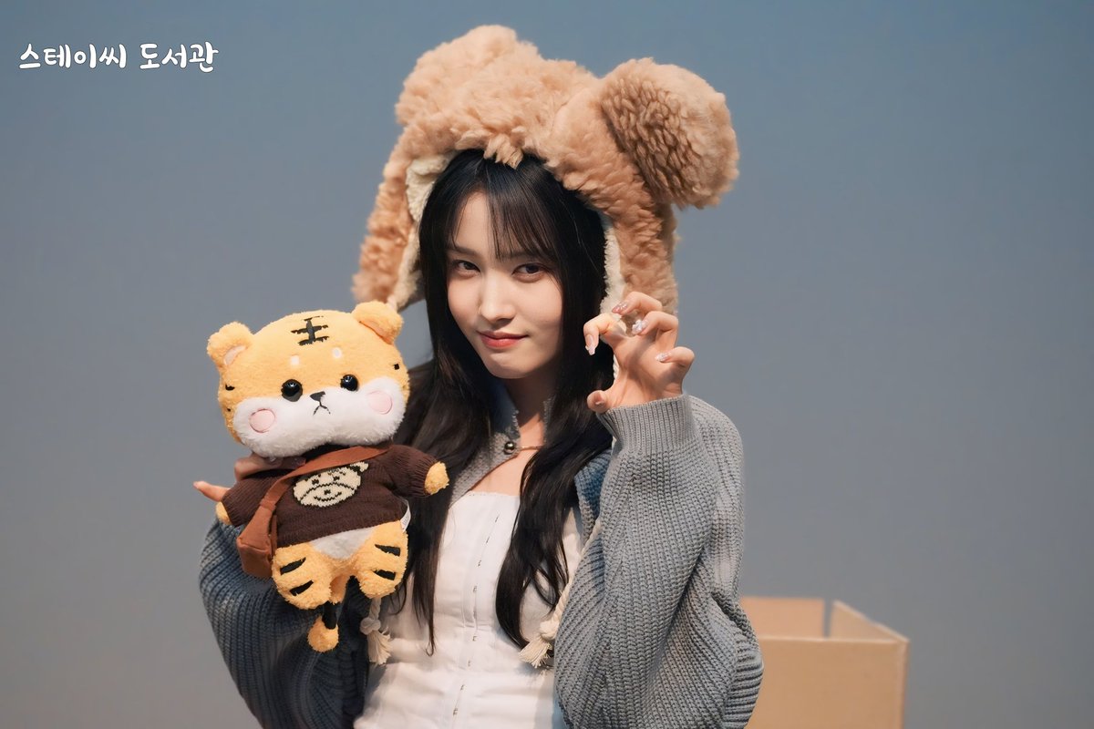 스테이씨 도서관🐰 tweet media