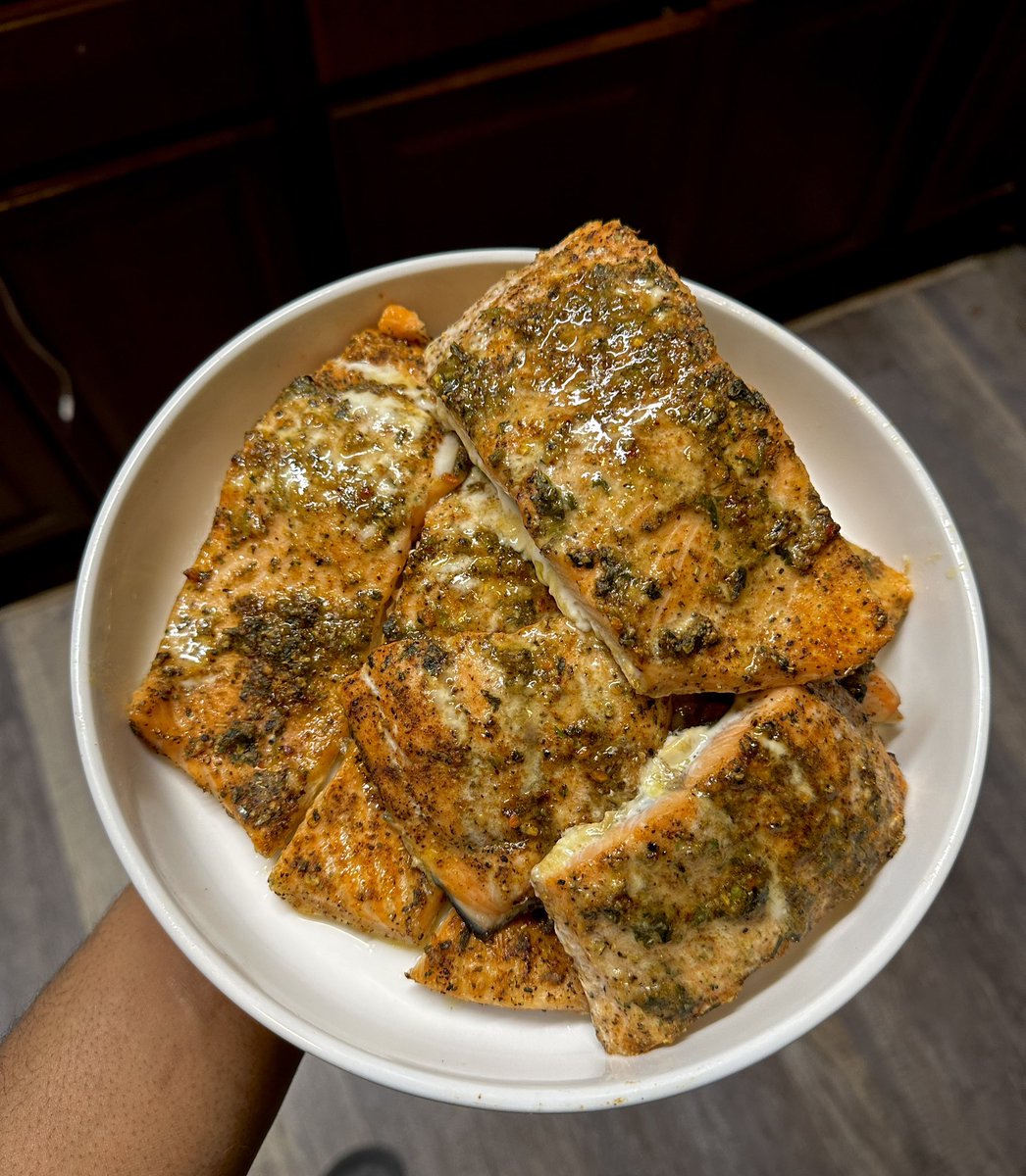 chefbleuprint's tweet photo. cilantro lime salmon cuz im bored https://t.co/gYIH09jEEY