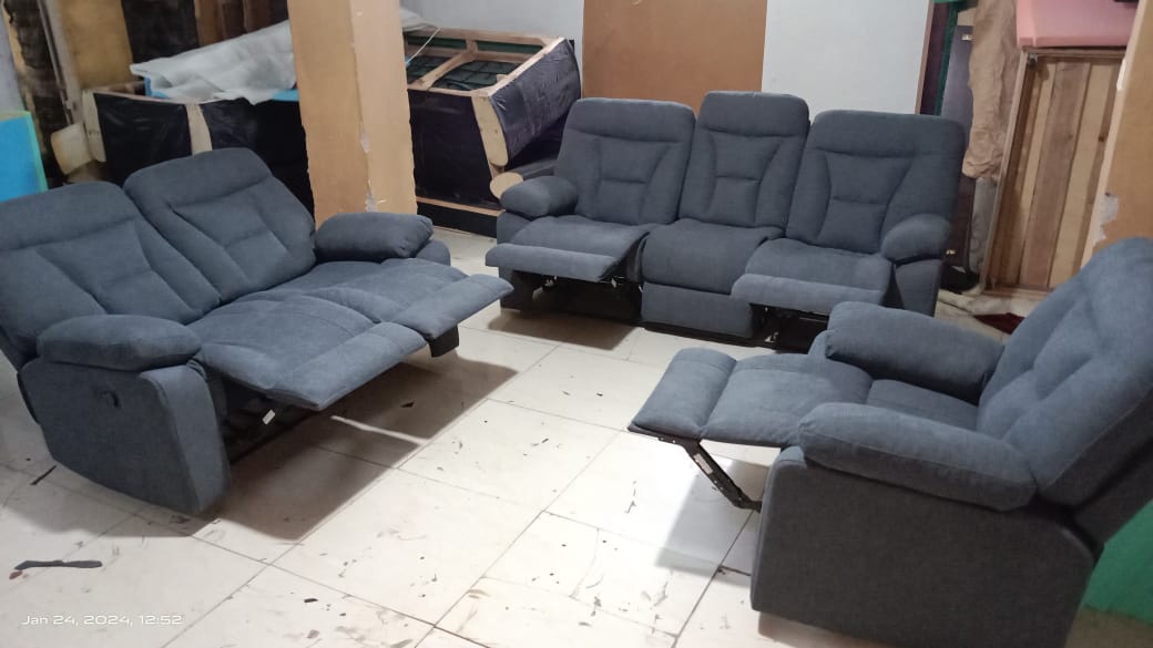 suneimar_i's tweet photo. UPHOLSTERY AND REUPHOLSTERY OF RECLINERS, IMPORTED SEATS AND OFFICE FURNITURE CALL 0713022438
#eliudkipchoge #HuddahGotSaved #TV47 #Polycarp Igathe https://t.co/BzQbrsKN3r