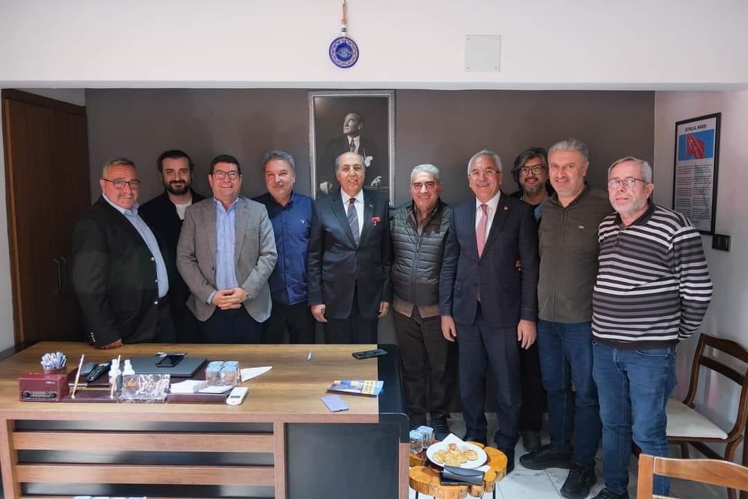 Muğla Büyükşehir Belediye Başkan Adayımız Prof. Dr.Aydın Ayaydın hocamızla Muğla İl Başkanımız Av Gültekin Akça ile Muğla Karadenizliler Derneğini ziyaret ettik. Nazik misafirperverlikleri için teşekkür ediyoruz.