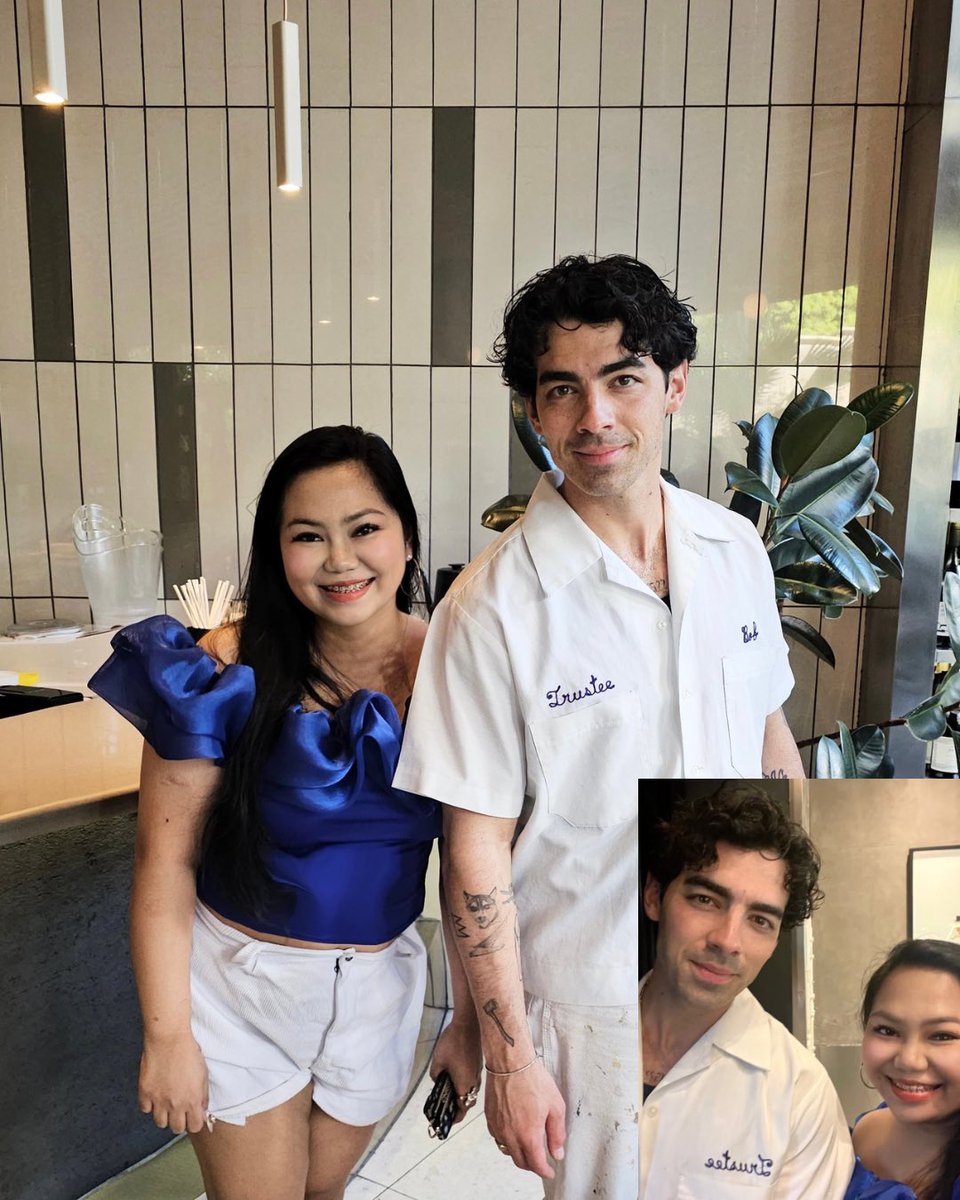 vecaglen's tweet image. Jonas Brothers with a fan in Manila

Chz!!!!! I waited 17 years!!! I did everything to be in this moment 😭♥️

Thanks for coming back @jonasbrothers @joejonas @nickjonas @kevinjonas