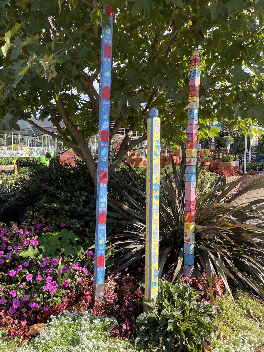 EckardsGarden's tweet photo. Nothing beats paging through our favourite magazine, The Gardener and spotting Eckards in the latest issue of the March copy features our Friendship Poles in our famous circle garden 🌸  #eckardsgarden #eckardscircle https://t.co/vxxYUiXfEx