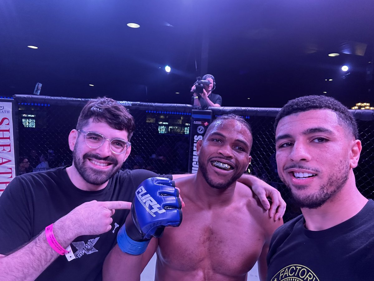 FIRST RD TKOOOOOOOOOO @FuryFightingTX for @CoderoJones28 🔥🔥🔥🔥!!! #FactoryX #Xonthechest #FURYFC86