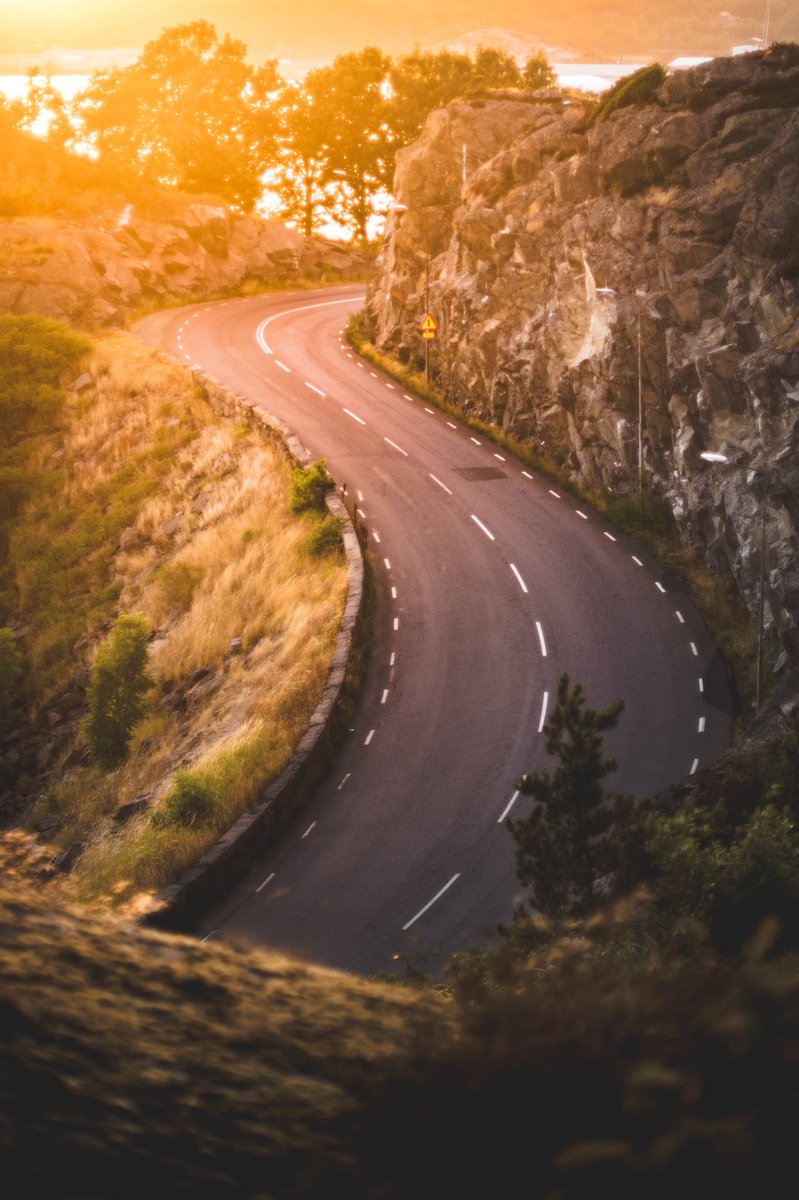 Show me your photos of roads! 🚗 🚴 

I’ll repost my favorites!

#SharingIsCaring