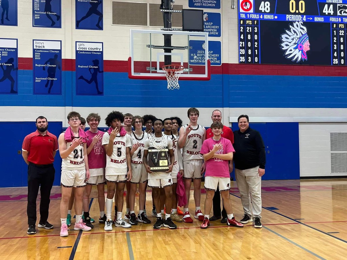Sobos (25-7) win their third straight regional title with a 48-44 win over Lena-Winslow!! Robertson led the scoring with 21. Desmond Hampton, Porter, and Payton-Ruff all with 8. Real proud of this team!!