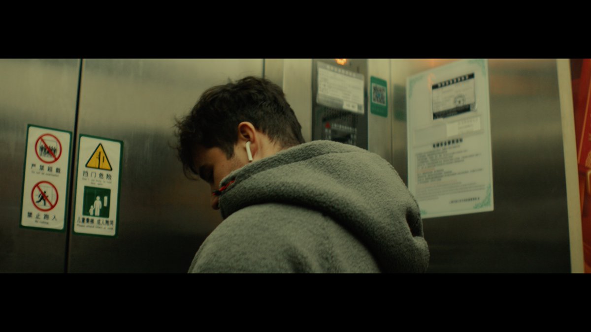 TEMITAYOisME's tweet image. Test shot on the Blazar Remus 1.5x Anamorphic Lenses + @RED_Cinema Komodo 6K - watch the full video on my YouTube.
#anamorphic