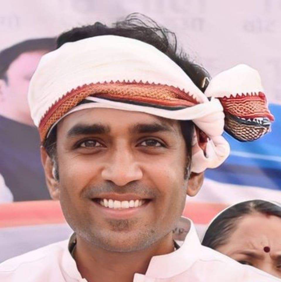 Azhar Chanderi 💎 (@azharchanderi5) on Twitter photo मध्यप्रदेश युवक कांग्रेस अध्यक्ष, झाबुआ विधायक आदरणीय डाक्टर विक्रांत भूरिया जी को जन्मदिन की ढेर सारी शुभकामनायें। 😊❤️
<a href="/VikrantBhuria/">Dr.Vikrant Bhuria</a> <a href="/IYCMadhya/">MP Youth Congress</a> <a href="/INCMP/">MP Congress</a> मध्यप्रदेश युवक कांग्रेस अध्यक्ष, झाबुआ विधायक आदरणीय डाक्टर विक्रांत भूरिया जी को जन्मदिन की ढेर सारी शुभकामनायें। 😊❤️
<a href="/VikrantBhuria/">Dr.Vikrant Bhuria</a> <a href="/IYCMadhya/">MP Youth Congress</a> <a href="/INCMP/">MP Congress</a>