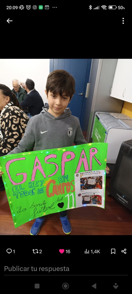 MAGO_ES_78's tweet photo. @gasparcampos
Comienza un finde de fútbol muy especial para muchos.
Esperamos poder verte otra vez en tu otra casa donde nos hiciste disfrutar un montón el año pasado.
A este pequeño le gustaría regalarte su pancarta q hizo con tanto cariño.
Siempre serás bien recibido!!! https://t.co/NnAs0CV04b