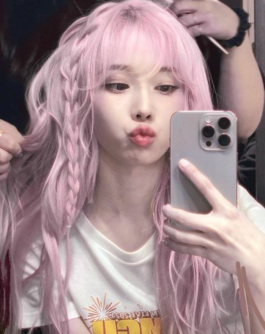 aespafess_'s tweet photo. /ae/ He he he he he 🩷 https://t.co/p6q5Idev9t
