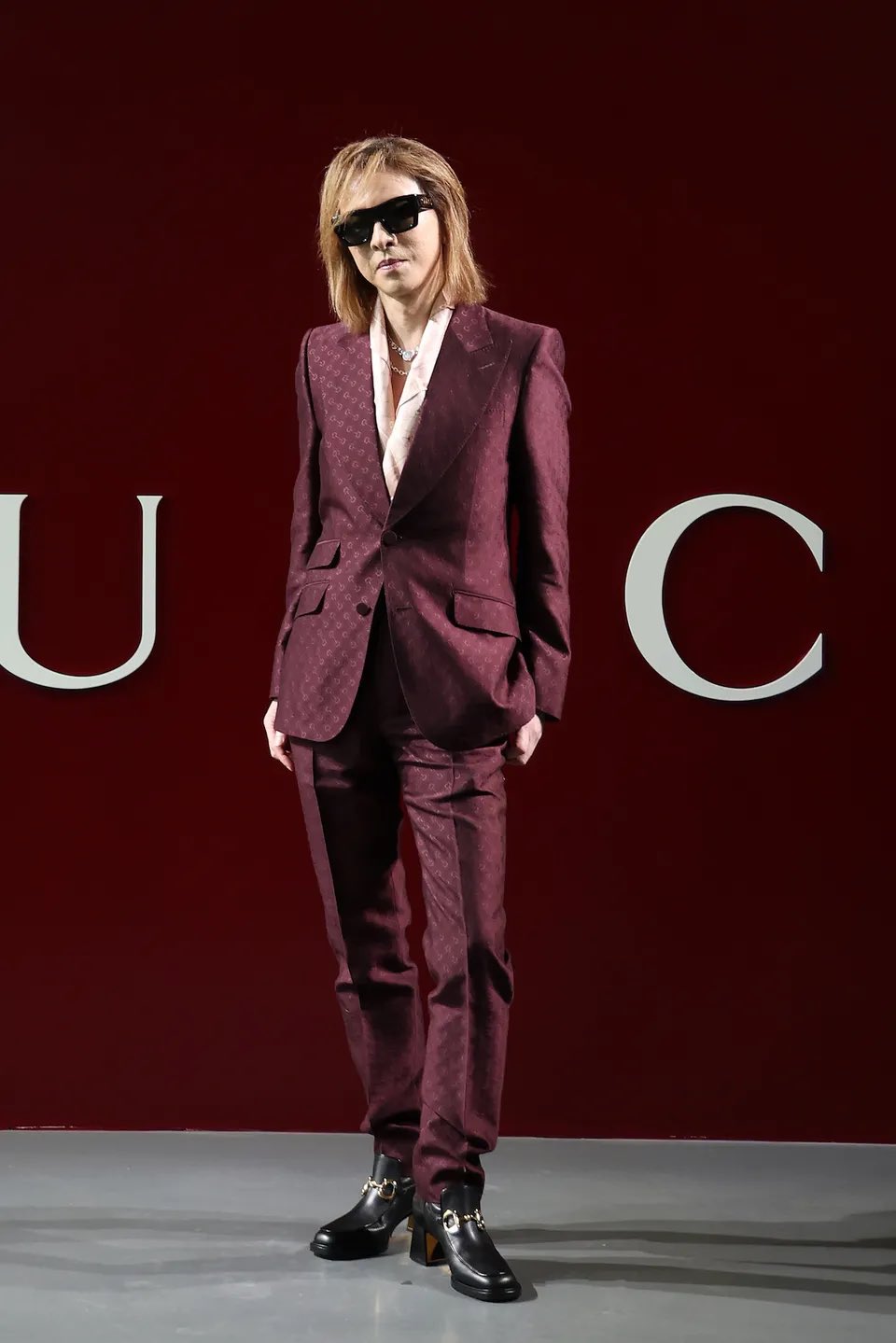 【最終値下げ!!】YOSHIKI片側パンツ　片パン　コスプレ　XJAPAN Amazon.co.jp: 【実物撮影】コスプレ衣装 エナメル両足パンツ