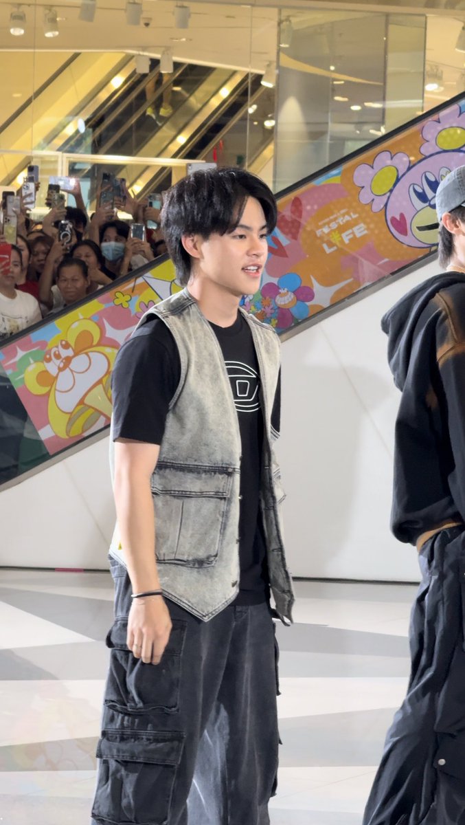 มึง ม้าคหล่อมากกกกกกกกก😭😭😭🩷

#BUSkingAllDay #MARCKRIS