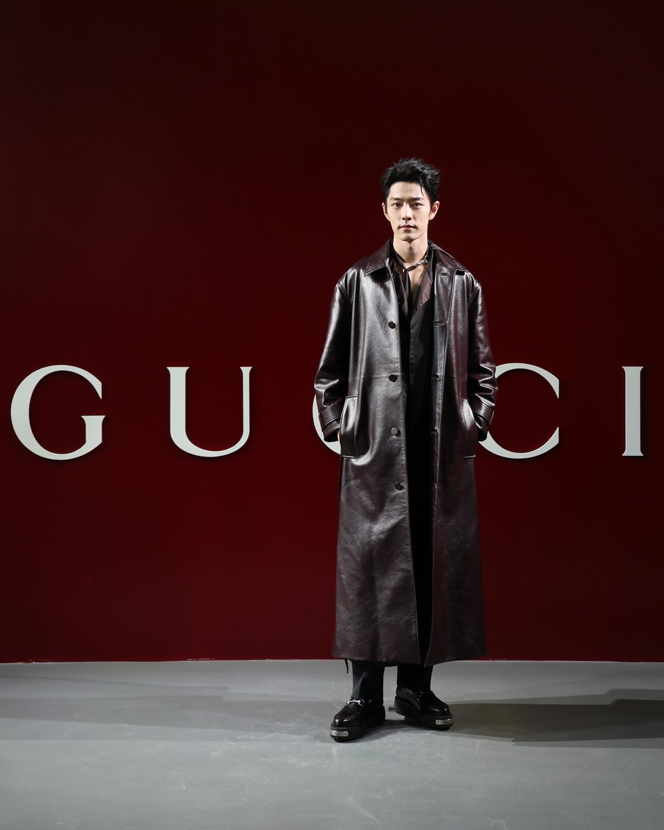 mintmag_th's tweet photo. หล่อละลาย! ชมภาพฟร้อนท์โรว์ลุคของ #เซียวจ้าน Global Brand Ambassador ของ #Gucci ขณะเข้าร่วมชมแฟชั่นโชว์ Gucci Women’s Fall/Winter 2024 ณ มิลาน ประเทศอิตาลี💚

➡️อ่านต่อ https://t.co/rYeZIARN1L

#XiaoZhan
#XiaoZhanxGucciMFW24
#GBAXiaoZhanxGucciFW24
#MintMagTH https://t.co/GjYdwYlqx7