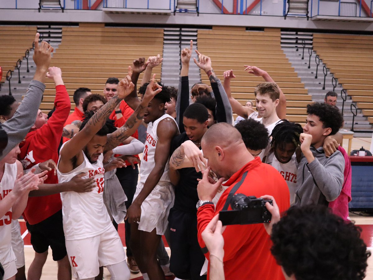 sdcityknights's tweet photo. PCAC CHAMPS!!!! https://t.co/idJDoLF2wy