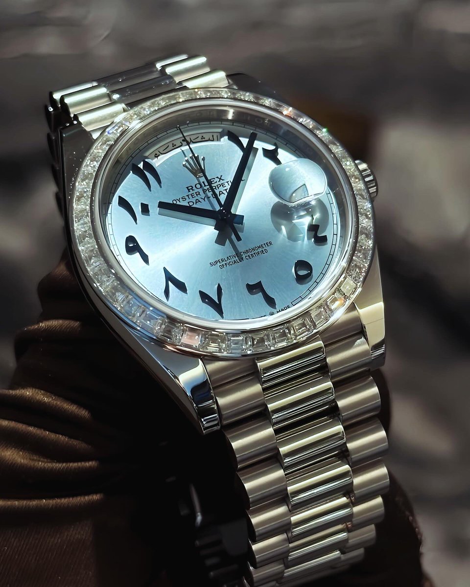 _Glint_'s tweet photo. ROLEX
DAY-DATE 40
 
【再入荷】
228206 アイスブルー
現行モデルにはない"クワドラントモチーフ"ダイヤル💫
本日現在、ご案内可能です。
 
#228396TBR
#228206A
#ROLEX
#DAYDATE
#DAYDATE40
#ロレックス
#デイデイト
#デイデイト40
#ロレックスデイデイト
#ロレックスアイスブルー https://t.co/Ny4YnAHWCI