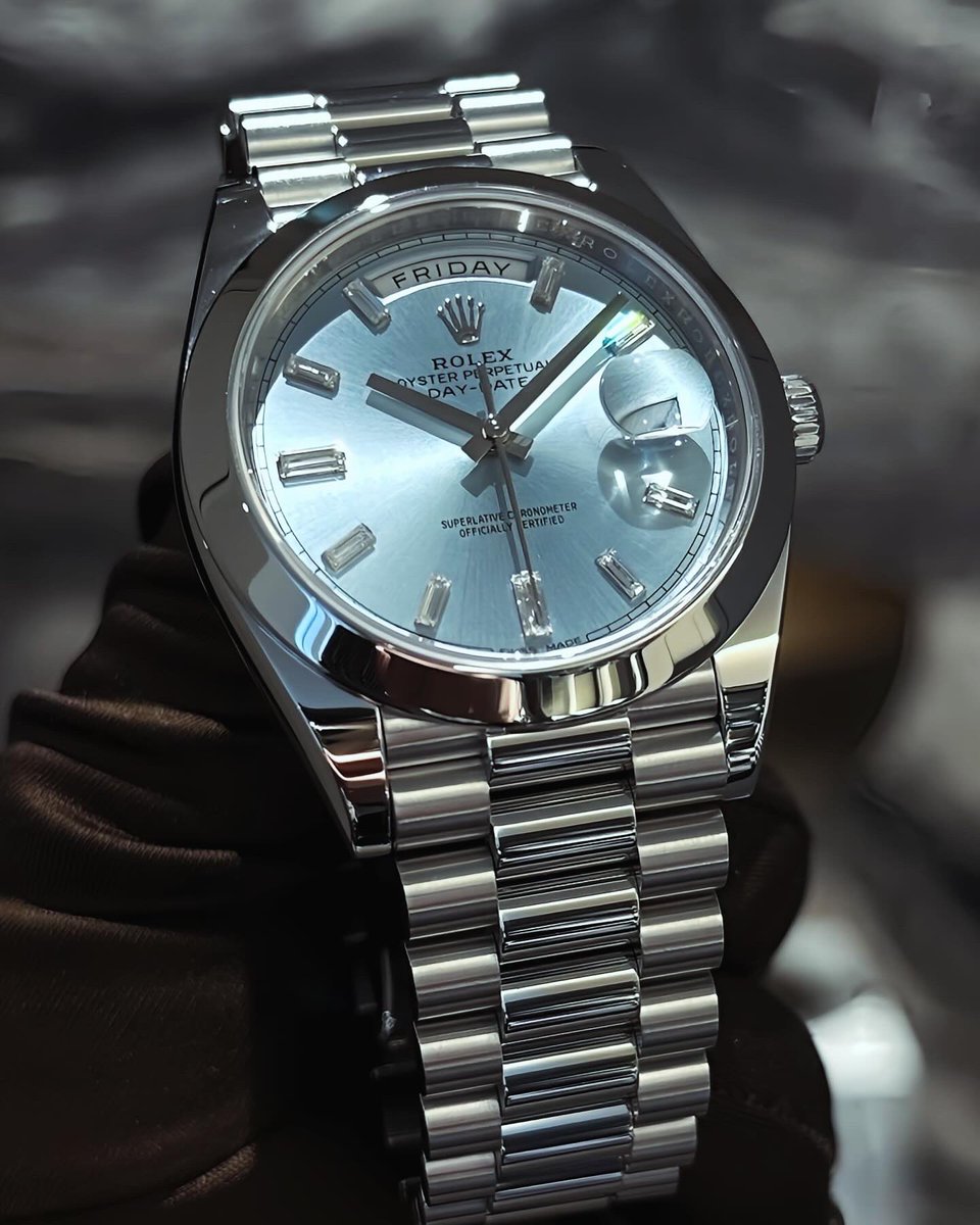_Glint_'s tweet photo. ROLEX
DAY-DATE 40
 
【再入荷】
228206 アイスブルー
現行モデルにはない"クワドラントモチーフ"ダイヤル💫
本日現在、ご案内可能です。
 
#228396TBR
#228206A
#ROLEX
#DAYDATE
#DAYDATE40
#ロレックス
#デイデイト
#デイデイト40
#ロレックスデイデイト
#ロレックスアイスブルー https://t.co/Ny4YnAHWCI