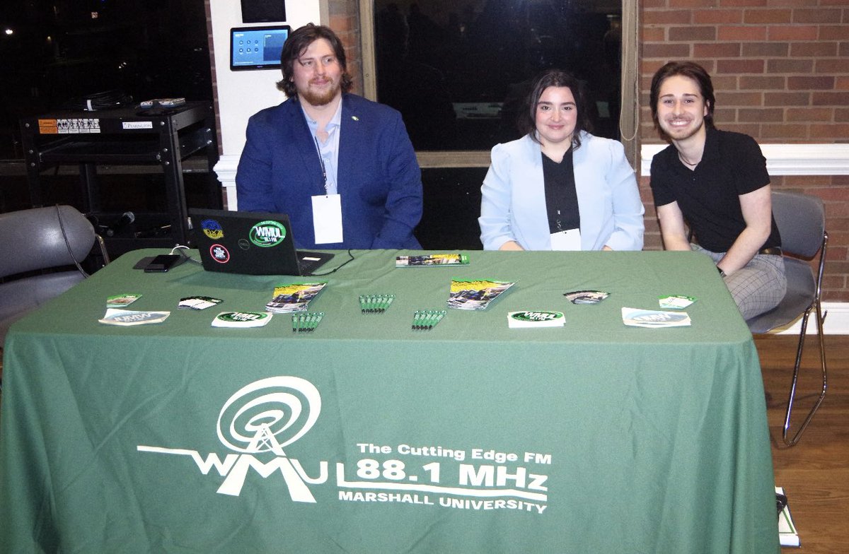 WMUL_Radio's tweet photo. We had a ball DJ'ing for the 2024 Gala tonight!!! It was great to see so many people come out and dance away some midterm stress.
#WMUL #MarshallU #collegelife #studentlife #collegeradio #studentorg #WestVirginia https://t.co/r0pdSm8LAW