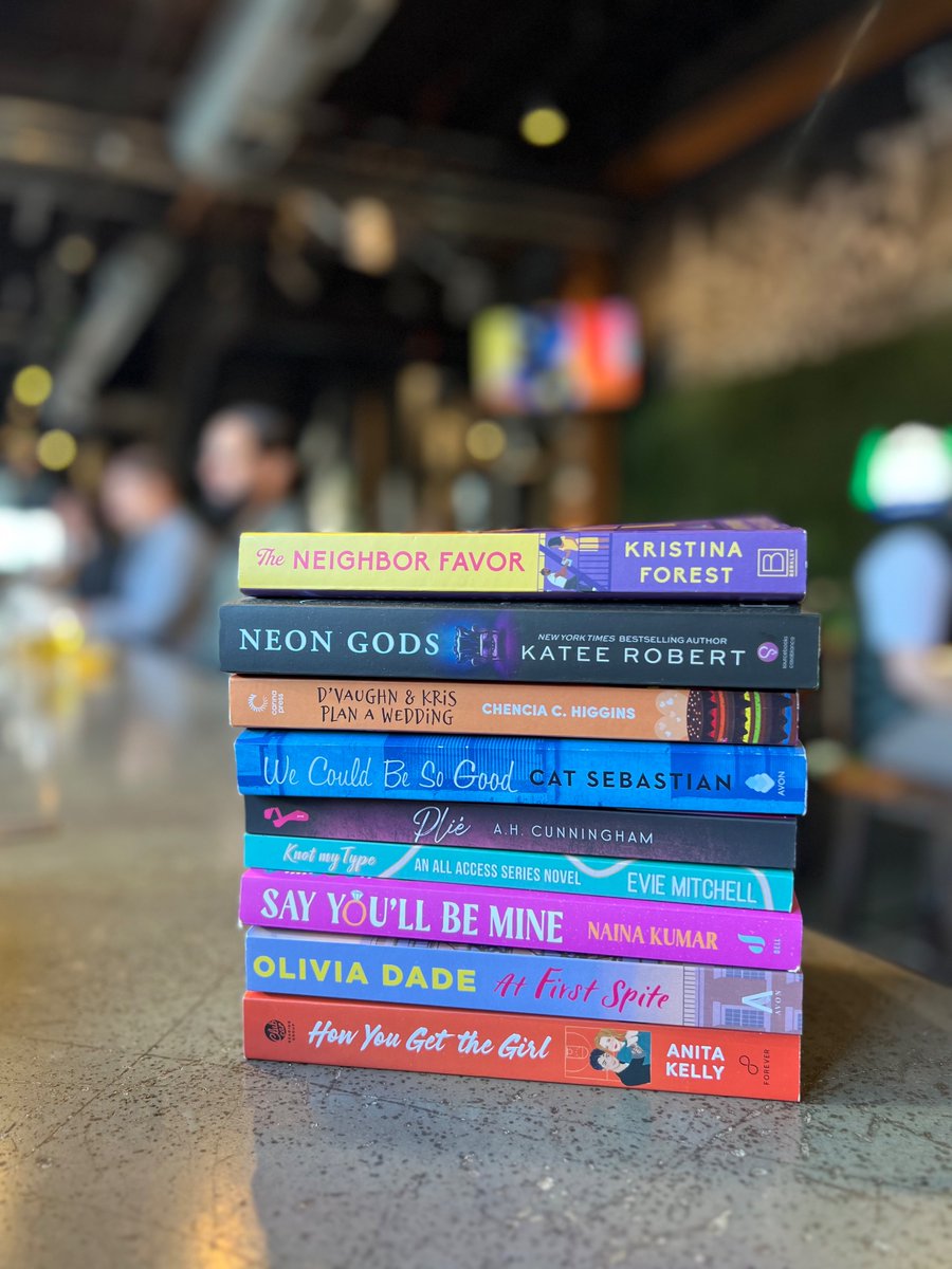 Portlanders who enjoy romance novels, your time has come! Starting in March, there will be book clubs. Three types: a sexy one, a LGBTQIA+ one, and one that is all about variety. In person, in Portland, and a hell of a good time will be provided 🥰 Check the IG for more!