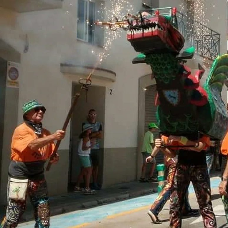 Des de l'Associació d'Amics del Drac de la Geltrú hem de tornar a lamentar una pèrdua que ens toca de ben a prop, la del nostre amic i company 'Sito' Gálvez, membre actiu del Drac gran.

Des de l'entitat volem agrair la seva implicació a la colla i traslladem el nostre condol.