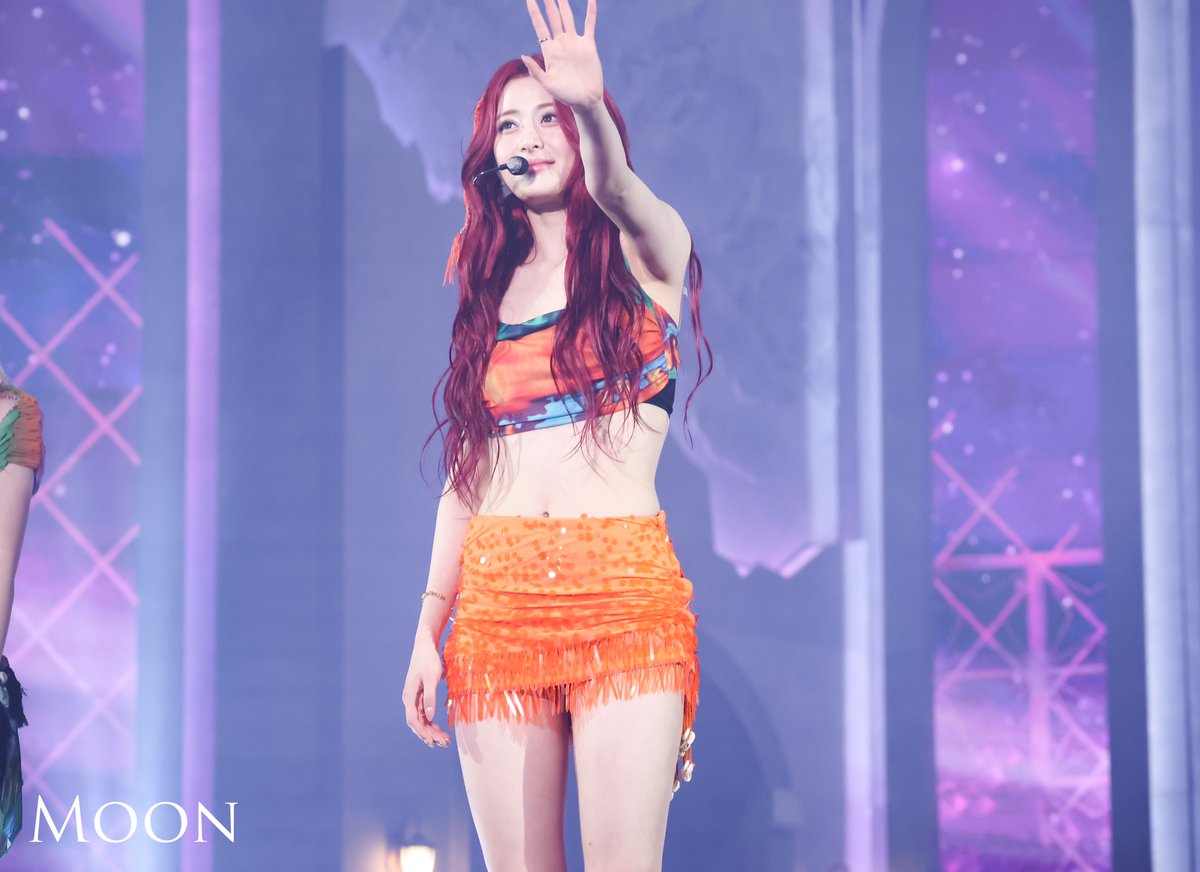 240219

#허윤진 #윤진 #ユンジン #YUNJIN 
#LE_SSERAFIM #르세라핌