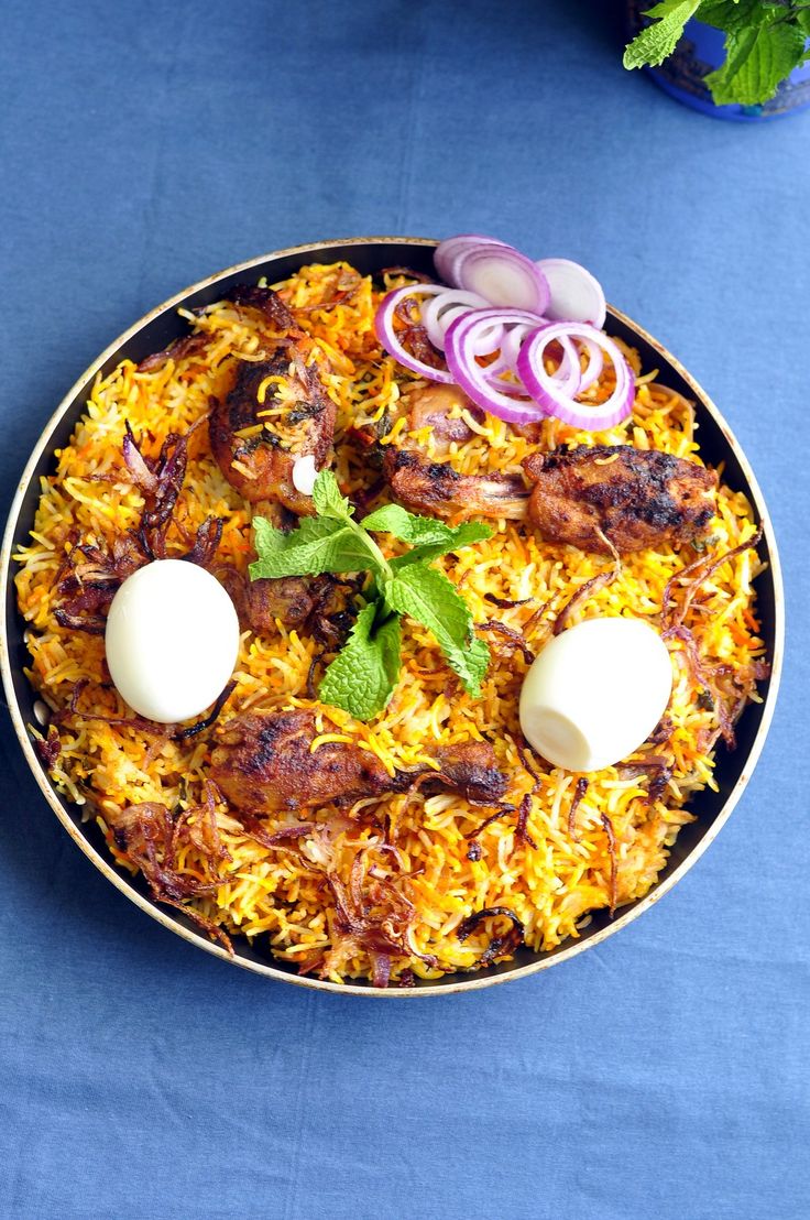 Lunchtime is the perfect opportunity to refuel your body and refresh your mind. 🍽️ Enjoy your meal and savor every bite. 

WHO WANTS TO EAT THIS Chicken Briyani.

#LunchtimeFeast #FuelUp