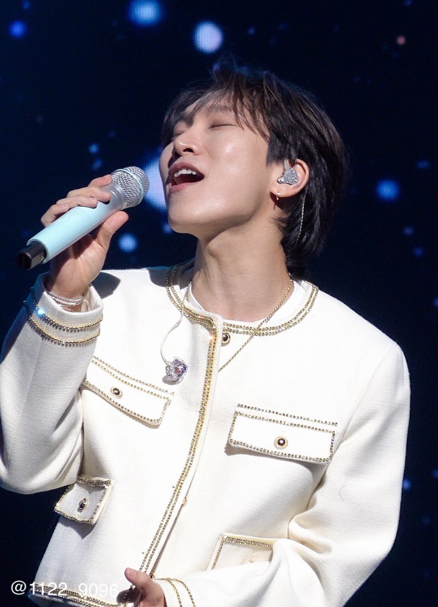 1122_90S2's tweet photo. 20240224 어썸스테이지 부산  은광

넘넘 완댜님....🥺💙🥺💙 https://t.co/hpE9D3tHjk