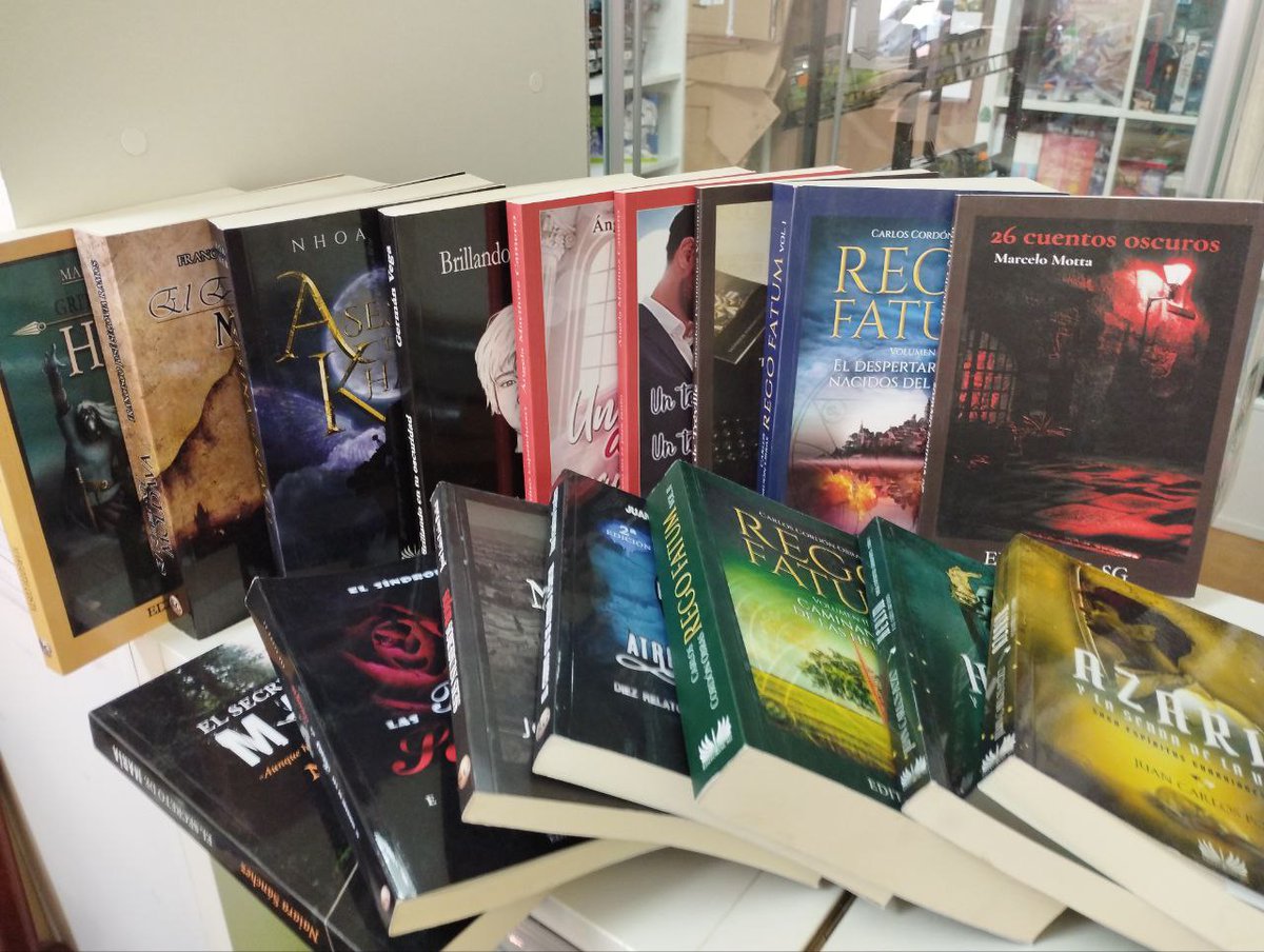 👋🏼 Buenos días, espero que andes disfrutando del fin de semana.

Nosotros estamos buscándole huequito en nuestras estanterías a esta selección de libros de la <a href="/EditorialSg/">Editorial SG</a> . 📚