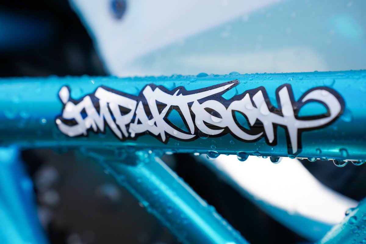 nishina_no_x's tweet photo. 雨降ってきた風に撮ったやつ。
洗車で無理やり濡らしただけ。
#impaktech #m4 #ninja #zx6r https://t.co/tNq6JximUO