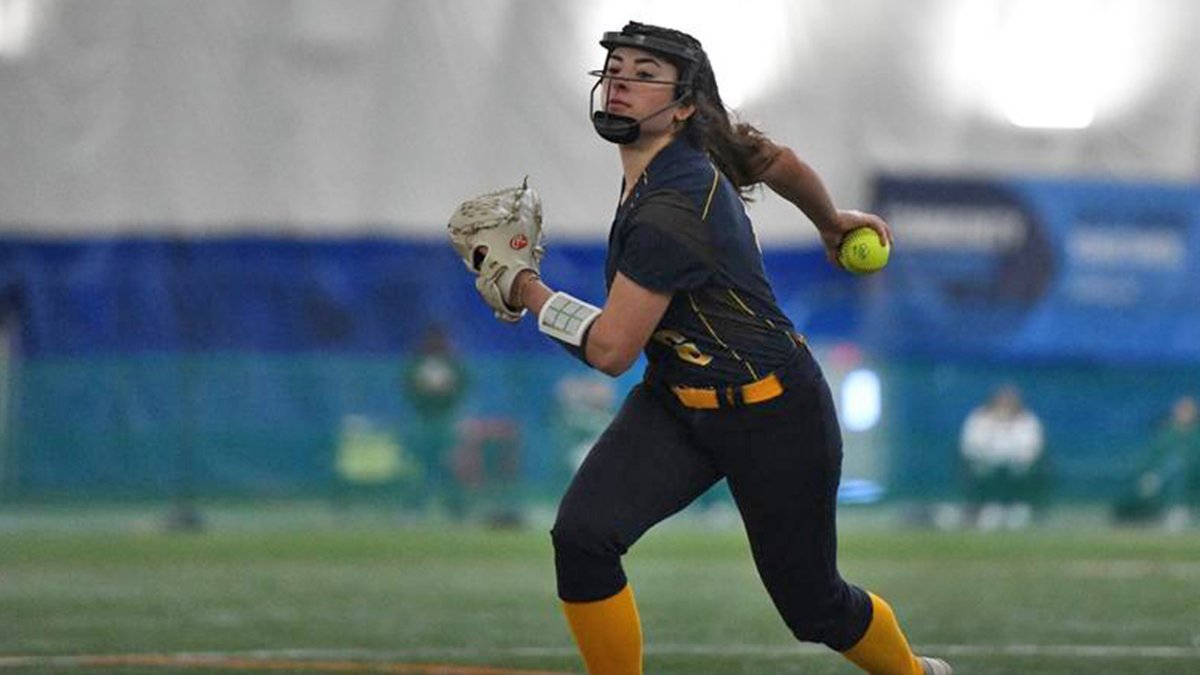 Carleton Softball sweeps North Central (MN) 8-0 and 14-2 behind 1-hitters by rookies Sydney Trentman (5.0ip, 1h, 0r, 2bb, 12k) and Rachel Block (5.0ip, 1h, 2r, 0er, 1bb, 7k).
Recap: ow.ly/O0Tb50QHqX6
#d3sb