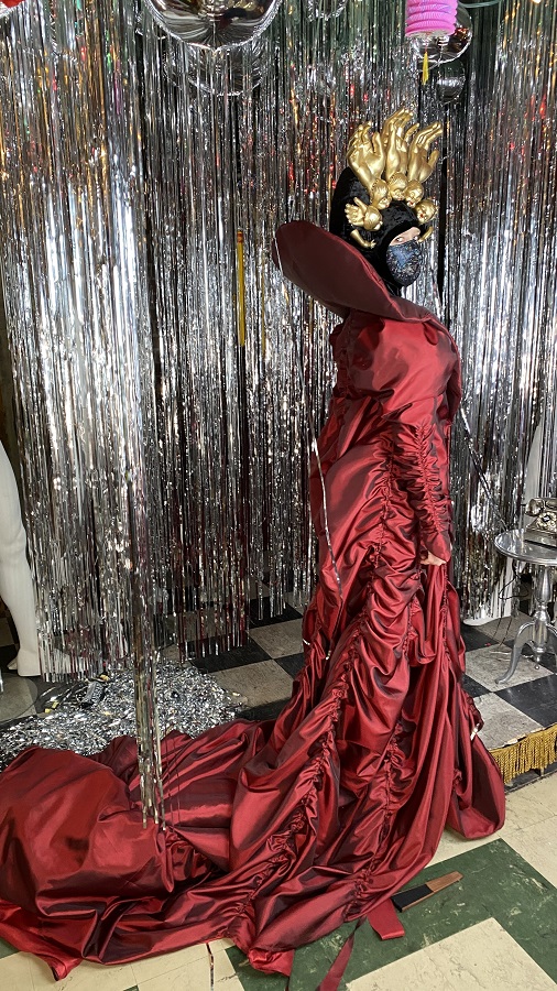 DrewRowsome's tweet photo. Epidermis Circus: spicy puppets, drag clown costuming, saucy strange work, and a trail of slime https://t.co/Znyxi4mY0h #theaTO #puppets #EpidermisCircus @jimbodragclown #IngridHansen https://t.co/vn0cjxVXgo