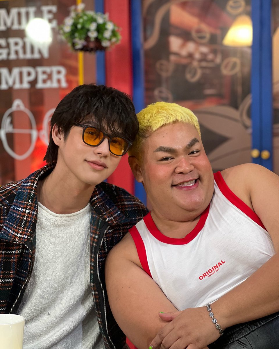 pi2564's tweet photo. พิธาม!! เอ๊ะ พิไบร์ท ไปออกรายการทอล์คกะเทย รอชมคร้าบบบ

IG:sindy_pwoong

Bright Vachirawit 
#bbrightvc  @bbrightvc https://t.co/u8Dop5hCNI