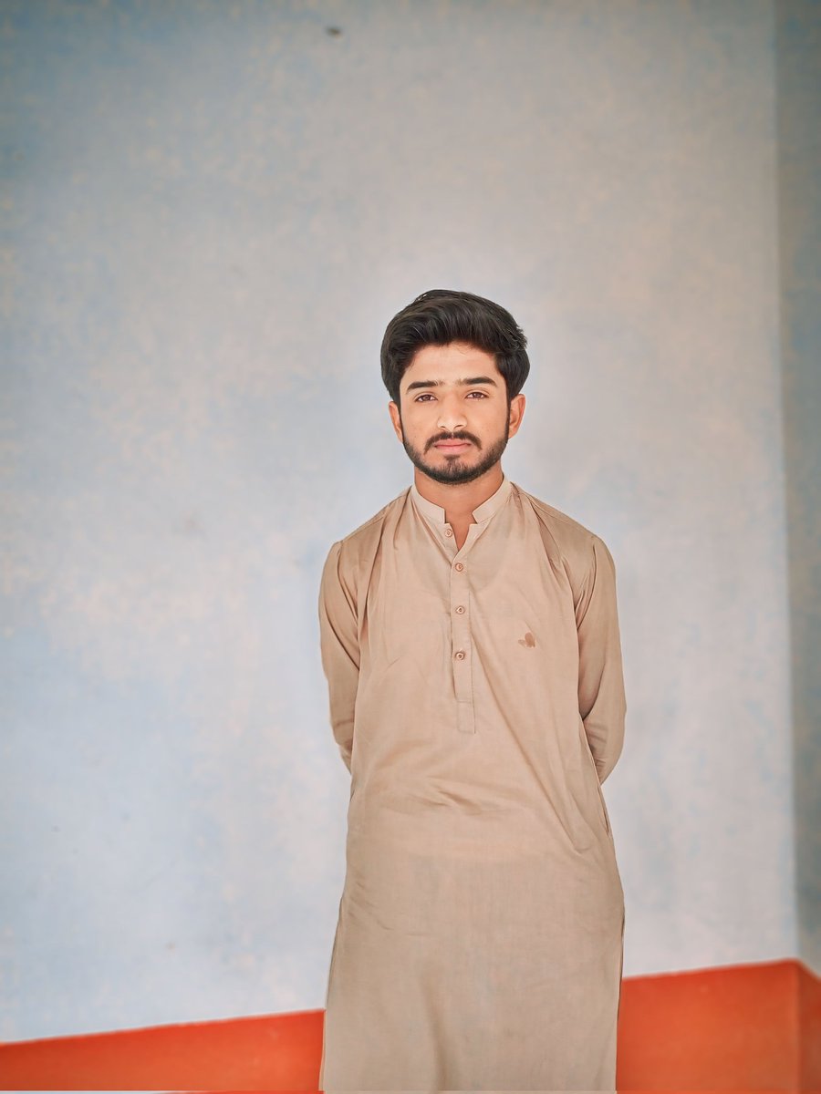 samiballoch99's tweet photo. جب کوئی پسند آجائے تو دوسروں سے نہیں پوچھتے کہ وہ انسان کیسا ہے_!!
#samiballoch #sami #balloch  #influencer #Actor #Web3BlockchainExpert #Entrepreneur #Activist
#sami_balloch #PicOftheDay #Challenge #New https://t.co/3qstdb1u98