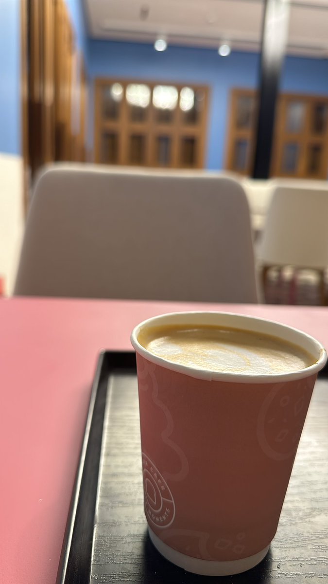 #صباح_الخير

"أحسِنوا الظن بأقداركم ، فإنها تأتي مُحمّلة بظنونكم"
صباح الأقدار الجميلة... والنفوس الطيبة صباح لا يَمِل فيه الذاكرون.. صباح يُستجاب فيه للمستغفرين ويُفرَج فيه عن المرضى وتوزع فيه الأرزاق على الخلائق.. صباحكم خيرات