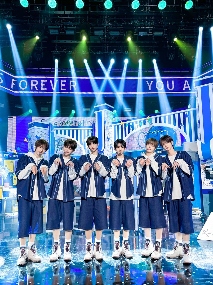TWS_PLEDIS's tweet photo. [#TODAYWITHUS]
240224 쇼! 음악중심

#TWS #투어스 #247WithUs
#Sparkling_Blue https://t.co/DwO7YzrQAx