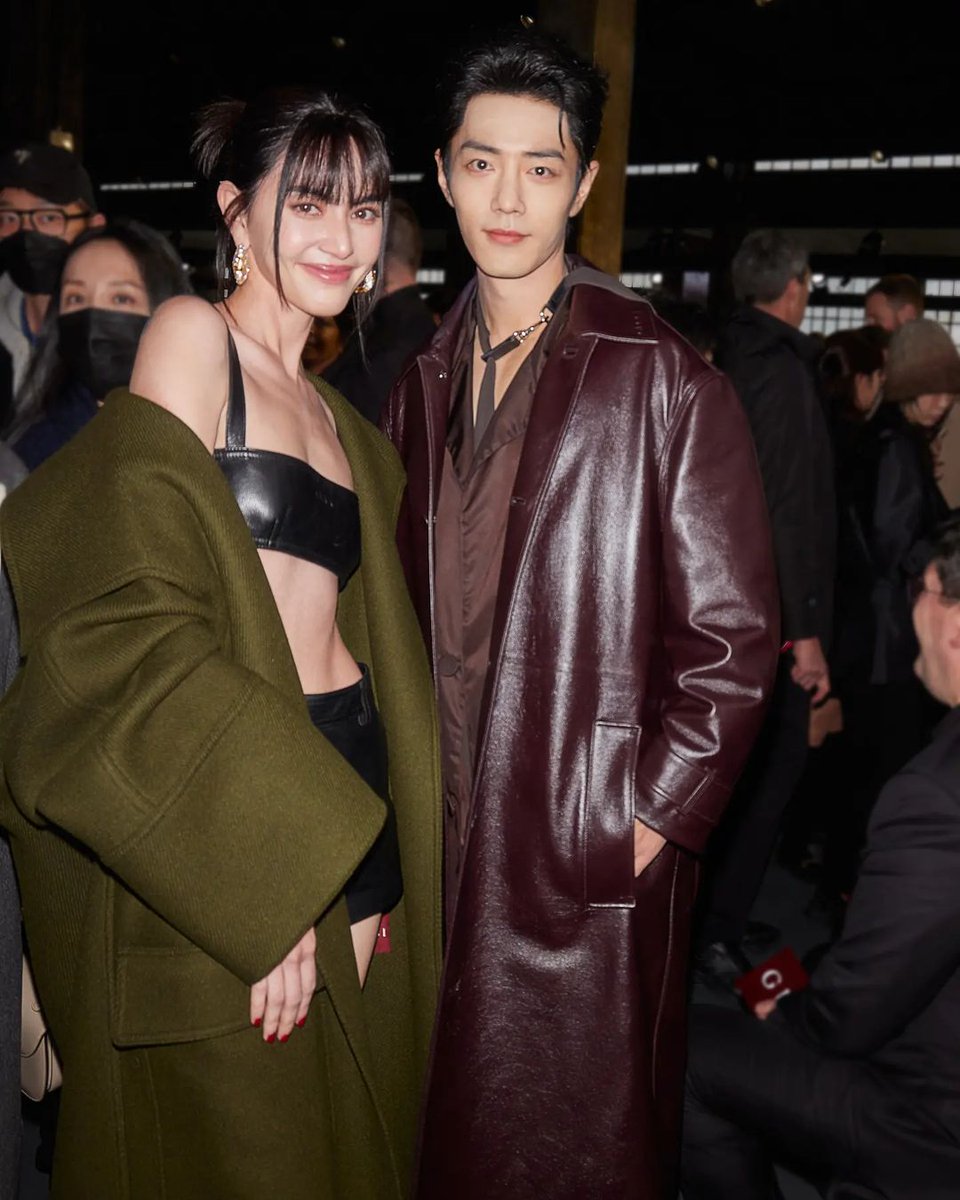 StarENews's tweet photo. ‘ใหม่ ดาวิกา’  Brand Ambassador ของ #Gucci ร่วมชมโชว์ Gucci Women’s Fall/Winter 2024 พร้อมถ่ายรูปร่วมกับ ฮันนิ #NewJeans และ  #เซียวจ้าน Global Brand Ambassador ที่มิลานแฟชั่นวีก
#davikah #HANNI #XiaoZhan
#GBAXiaoZhanxGucciFW24
#HannixGucciFW24
#GucciFW24
#ข่าวบันเทิง #StarEnews https://t.co/SkS6TvpUw4