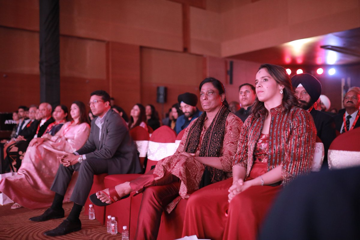 PTUshaOfficial's tweet photo. Lovely evening at the #TOISA2023. Thankful for being awarded the Life Time Achievement Award. Itโs always a pleasure to meet my fellow athletes and interact with them. Congratulations to all the award winners!
@timesofindia https://t.co/UunxoBG9MI