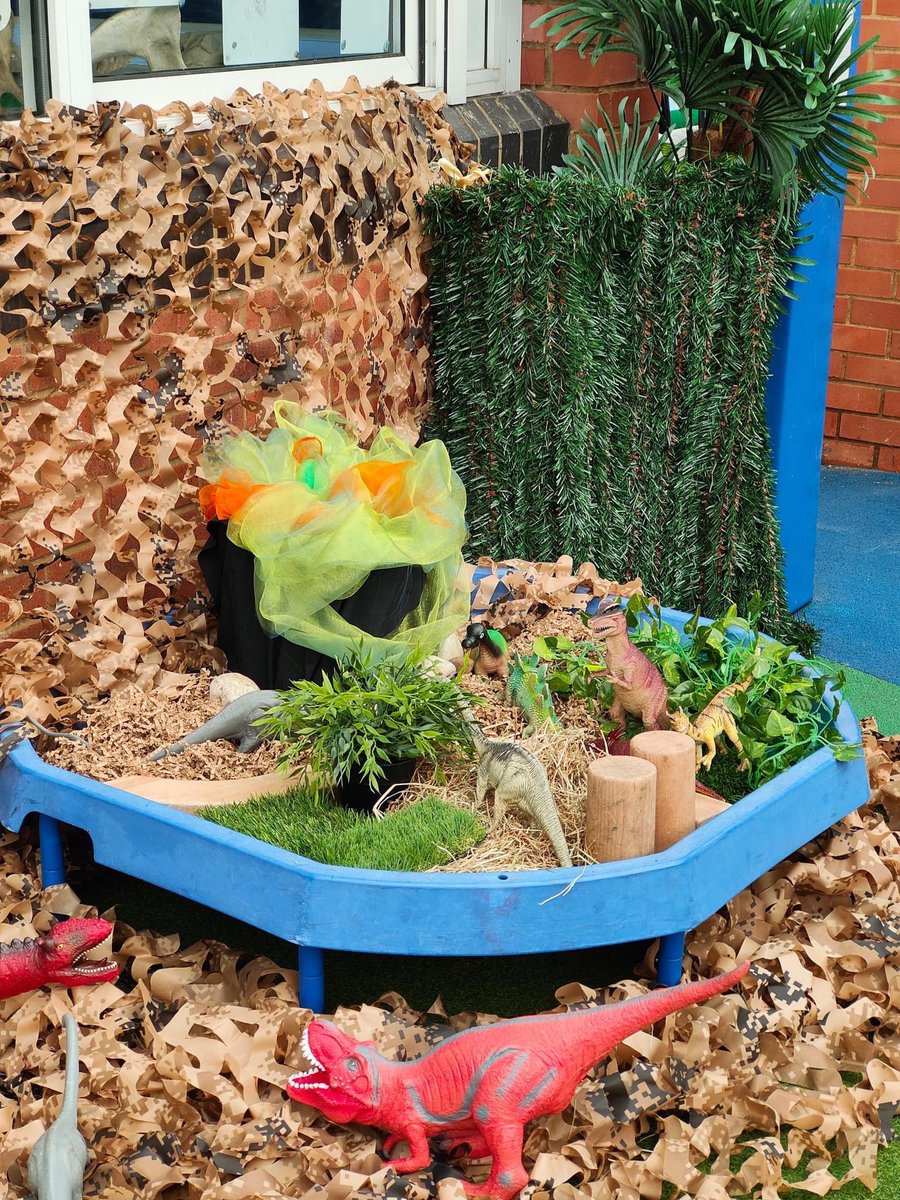 D_Johnson_23's tweet photo. 🦕 Step into our dino-tastic EYFS environment, all set for Spring 2! 🌷Explore prehistoric adventures, roaring fun, and imaginative learning. @SarahChouikhi @EH1_2 @KRidnell @missk_reynolds #EYFS #Environment #Spring2 #DinosaurTheme #TeamWarwick 💙 https://t.co/y81Jtv4nXU