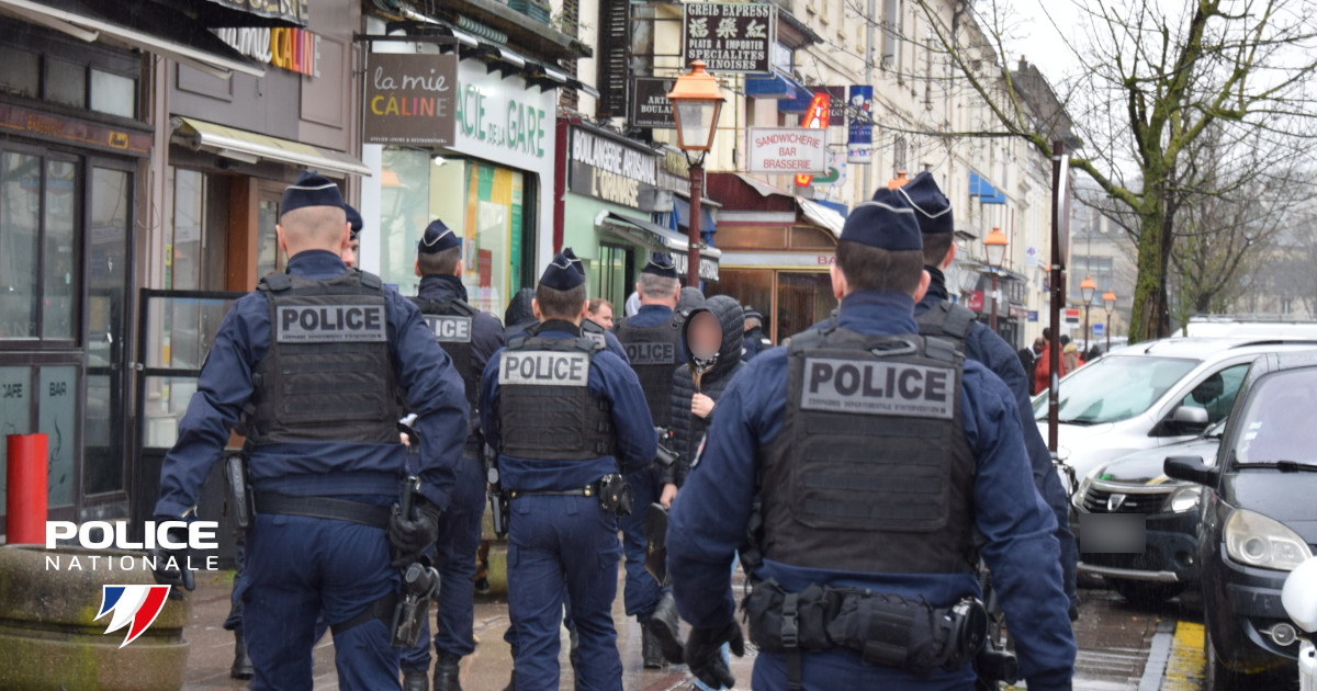 #OpérationPlaceNette I La police nationale de l'Oise a mené une importante opération toute la semaine à #Creil, sur le quartier Jaurès-Gare, avec le démantèlement d'un point de deal et de nombreux contrôles dans les commerces et les transports en commun. ⚖️ 18 interpellations