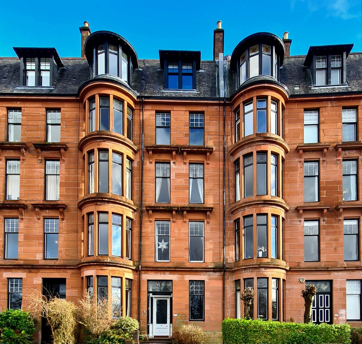 is_glasgow's tweet photo. Bow-windowed Glasgow tenements topped by dormer windows and a mansard roof on Garrioch Road in North Kelvinside.

#glasgow #architecture #glasgowbuildings #tenement #glasgowtenements #bowwindow https://t.co/QUN0v77oH3