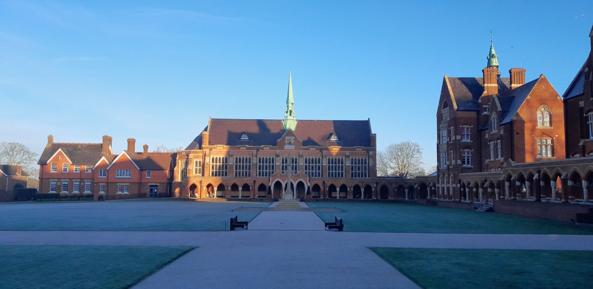 Frosty start here <a href="/StJohnsSurrey/">St John's School, Leatherhead</a>. Sun doing its best to thaw the pitches for this mornings fixtures! Come on old boy, you can do it! 🌞 @stjohnssport