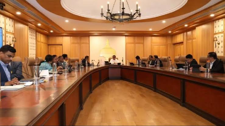 jago_indiajago's tweet image. #ManipuriLanguage : राज्य मंत्रिमंडल ने असम राजभाषा (संशोधन) विधेयक, 2024 को मंजूरी दे दी है जिसके तहत कछार, करीमगंज, हाईलाकांदि और होजाई जिलों में मणिपुरी को सहायक आधिकारिक भाषा के रूप में मान्यता देने का प्रावधान है
#manipur #assam #bill #language #jagoindiajago #jijnews