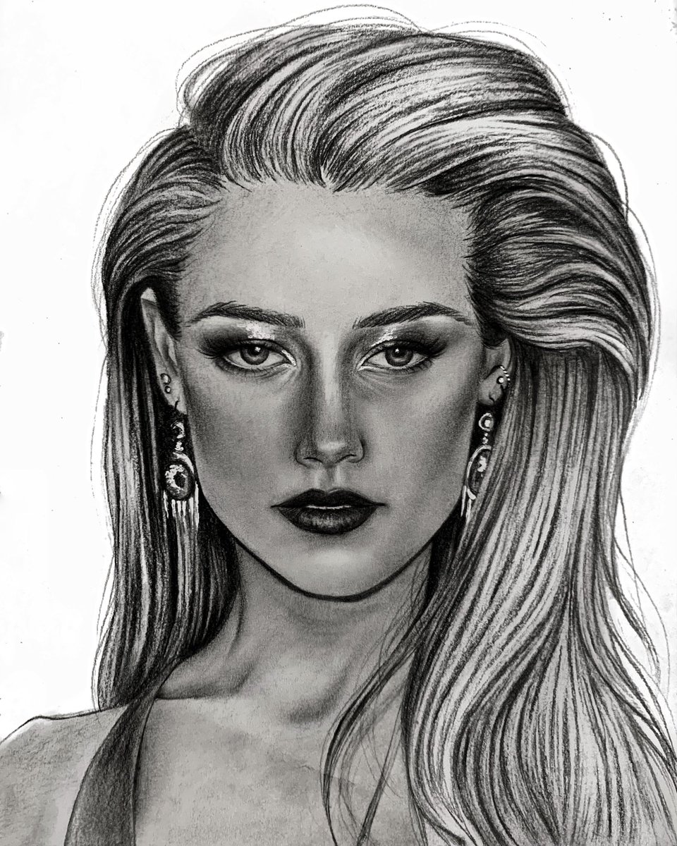 olxwxaaa's tweet photo. my amber drawings from recently !!
#art #artist #IStandWithAmberHeard https://t.co/P0tTHGhR3H
