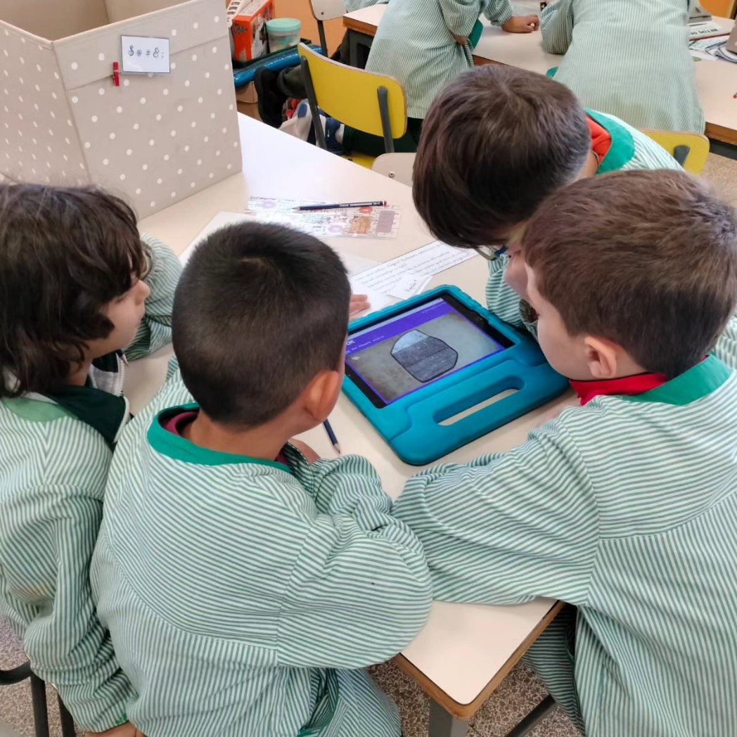 FEPSantRamon's tweet photo. Després de mesos de treball dijous passat van començar amb èxit rotund el segon curs de capses d'aprenentatge a cicle inicial. Perquè #aprendreimporta https://t.co/pOycN6NXkh