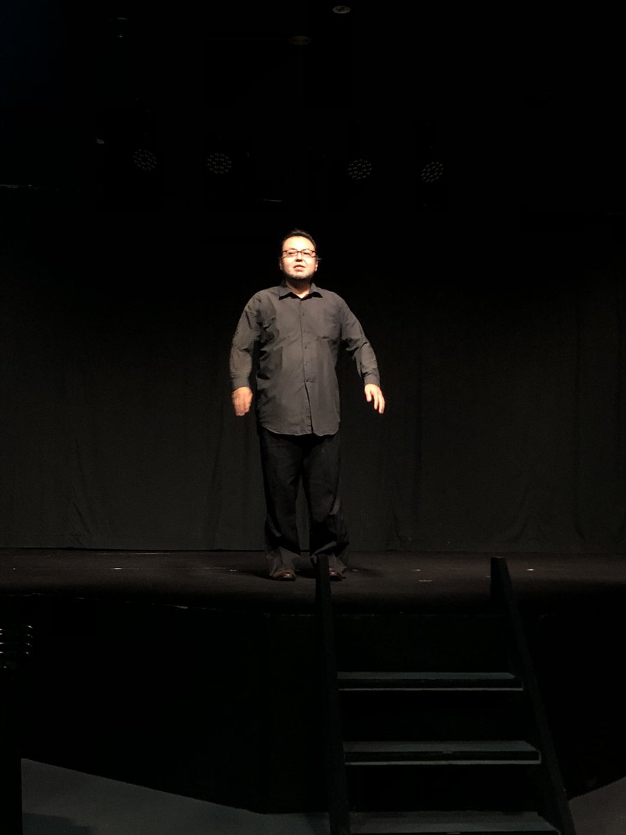 演劇ユニット T'enet  第1回公演
「ENJOYNT」初日 観てきました。

いろんな感情をフルにさらけ出さされました。
まさかあの作品を涙ながらに見るとは……

このあと夜公演と明日の公演があるので
これ以上は言いませんが、観に行く時間が
ある方は観ておくことをおすすめします🙂

#Tenet
#ENJOINT