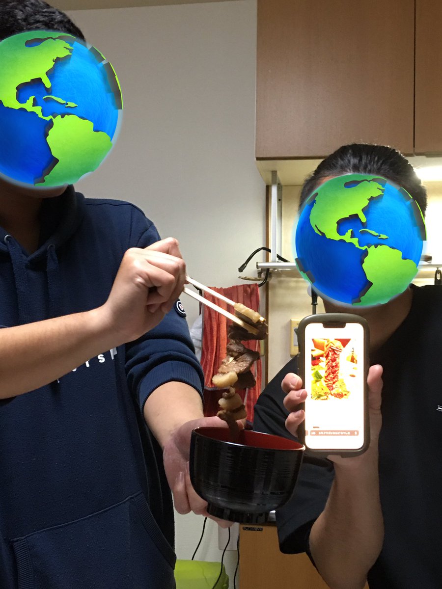 お世話になってる猟師さんから猪解体のお誘い.......解体の勉強になり助かってます🐗
寒い中解体した後は部員の家でイノシシ肉のすき焼きをしました！