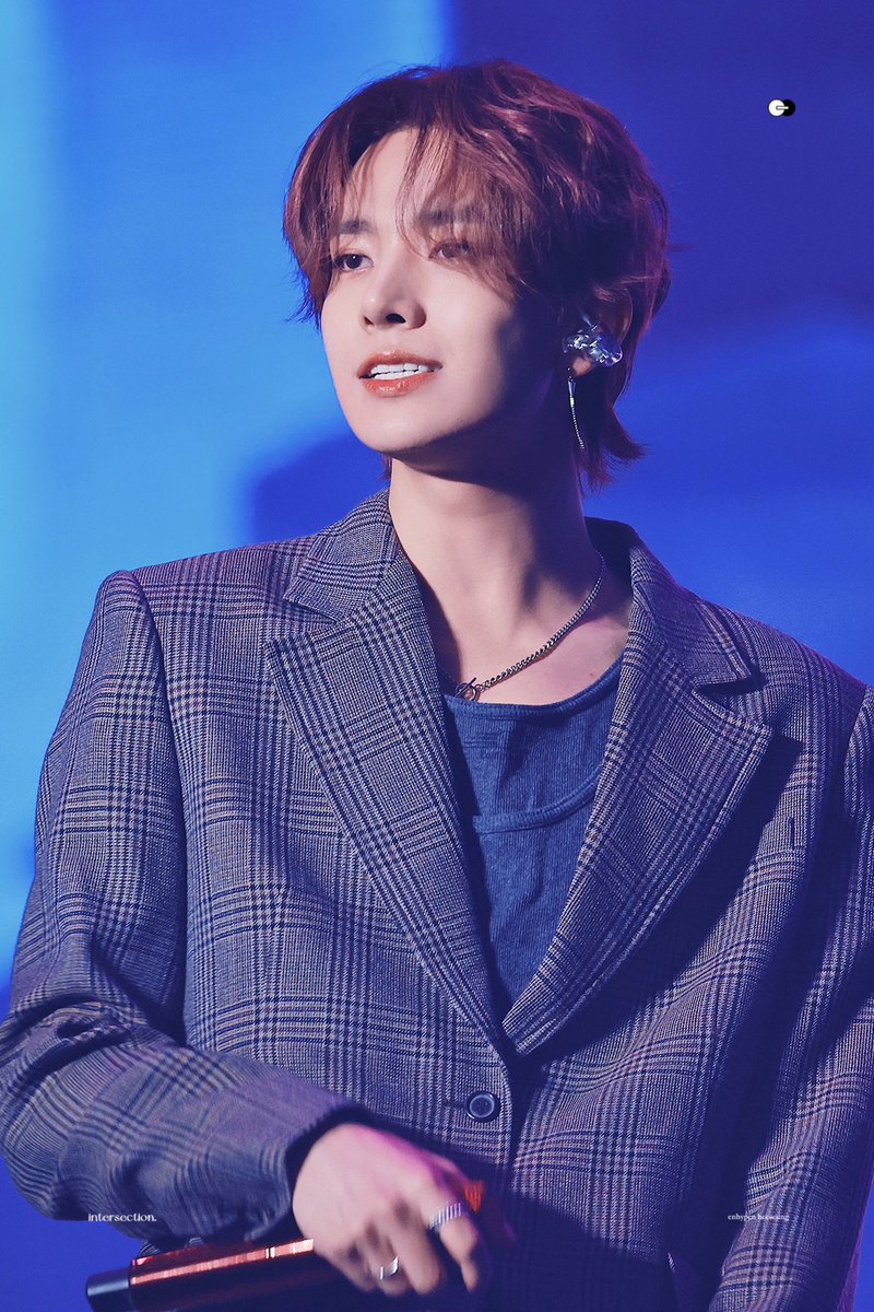 intersection(fan acc) tweet media