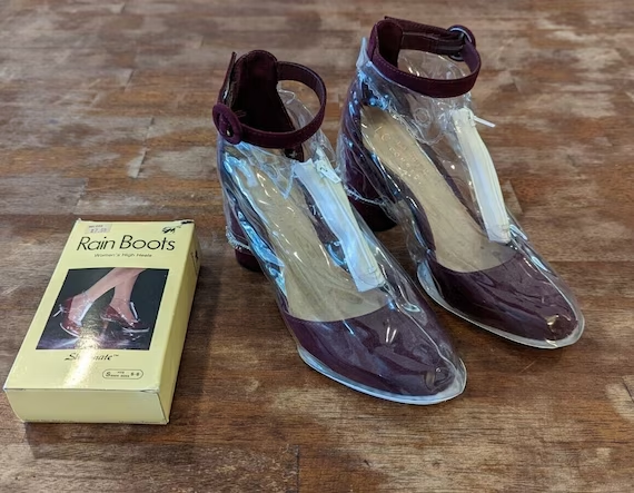 imthespecialk's tweet image. In the 50s women could wear plastic covers for their shoes known as puddlers or galoshes from brands such as Rain Dears and while we&apos;ve seen the return of the 50s and 60s in the lastest trends it was a surprice to see them in Blumarine aw24, I hope these hit our closets very soon