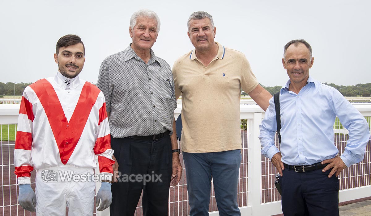 Western Racepix tweet media