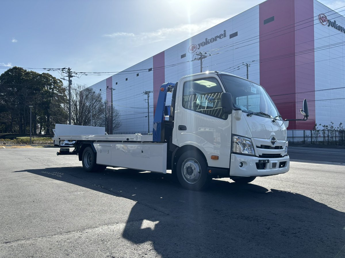 ftec_mori's tweet photo. エフテック車体工場で架装した車輌積載車
タダノS-RIDE とエフテックのコラボ

オールアルミにてBOX仕様エアロパネルを製作。
ロードサービス作業に使う道具をスマートに積載できるよう作ってます。

その他にもこだわりが詰まったモデル https://t.co/0FmNXoxNEl
